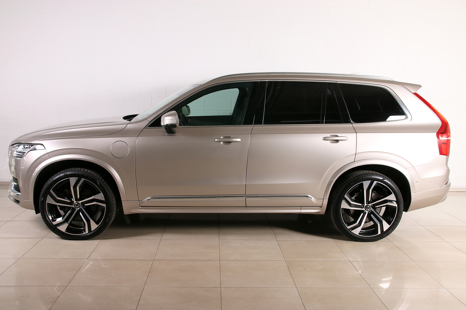 Volvo XC90 2024, photo 3/10
