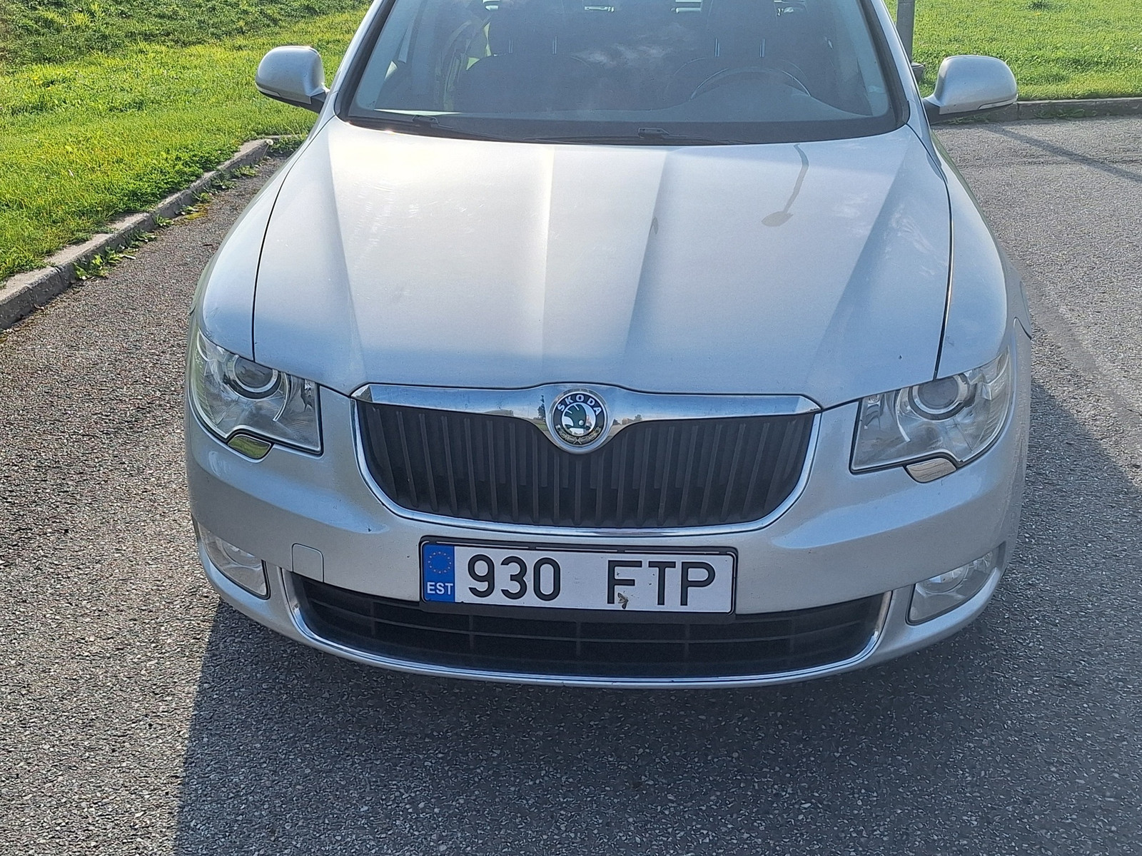 Škoda Superb 2013, photo 2/12
