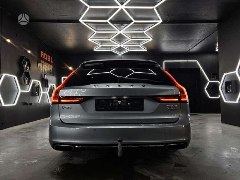 Volvo V90 2017, kuva 3/10