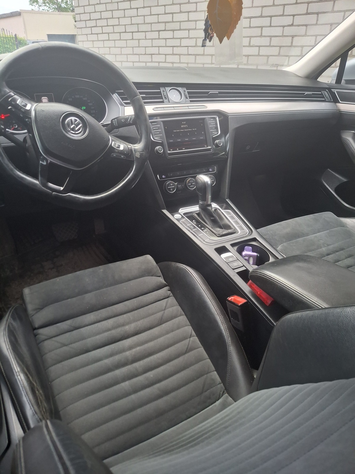 Volkswagen Passat 2015, photo 2/5