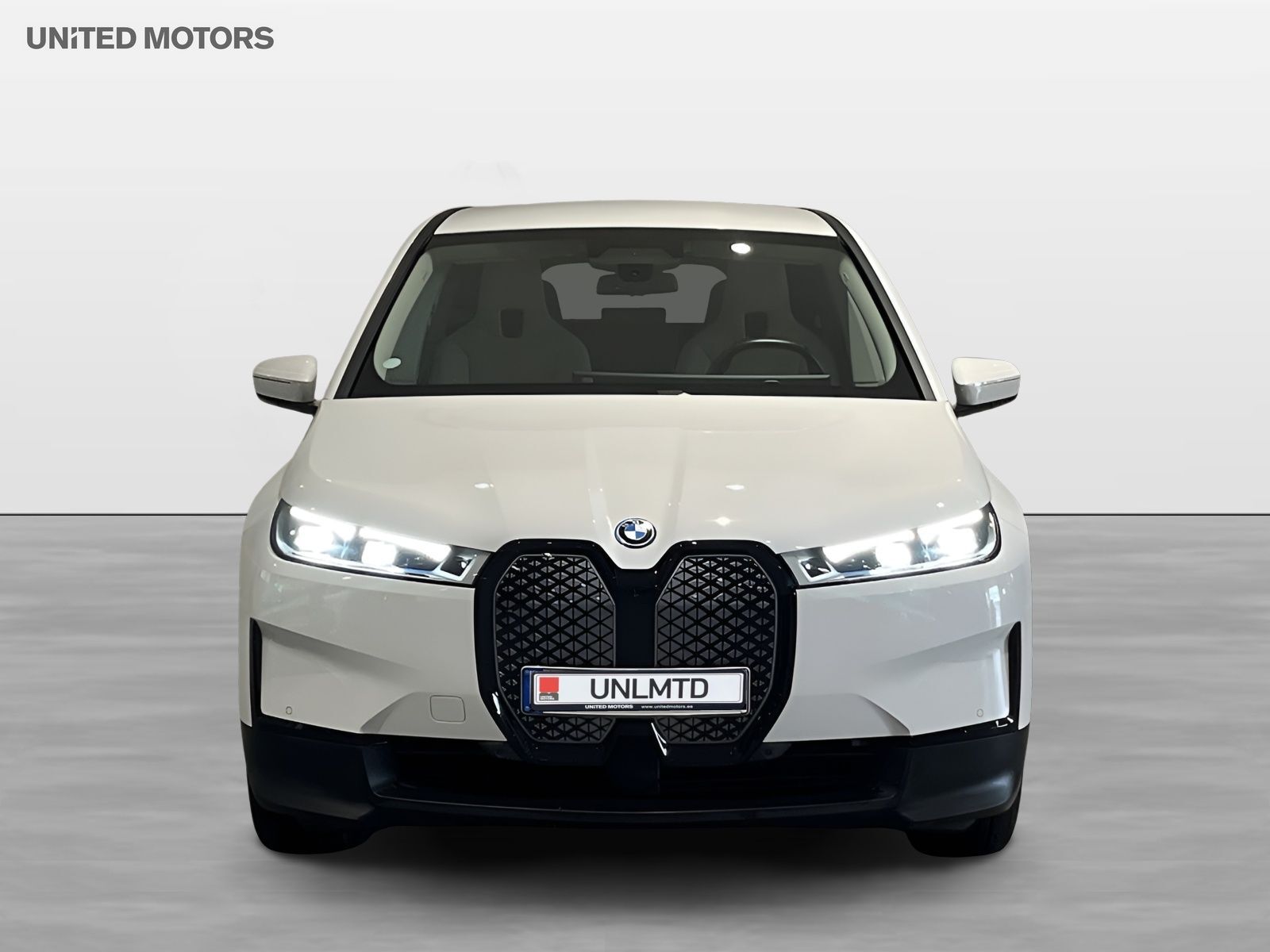 BMW iX 2024, photo 2/10