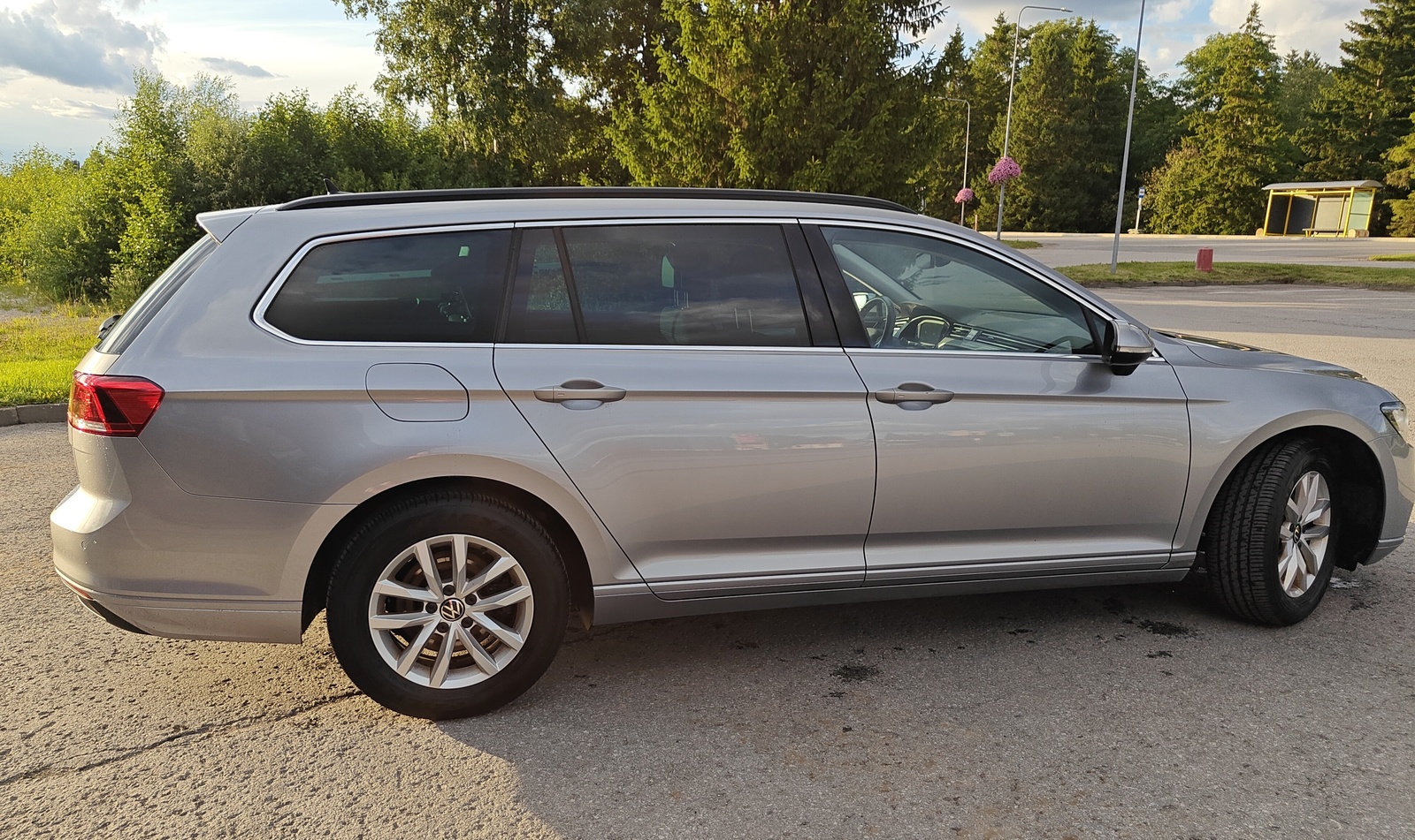 Volkswagen Passat 2021, photo 3/10