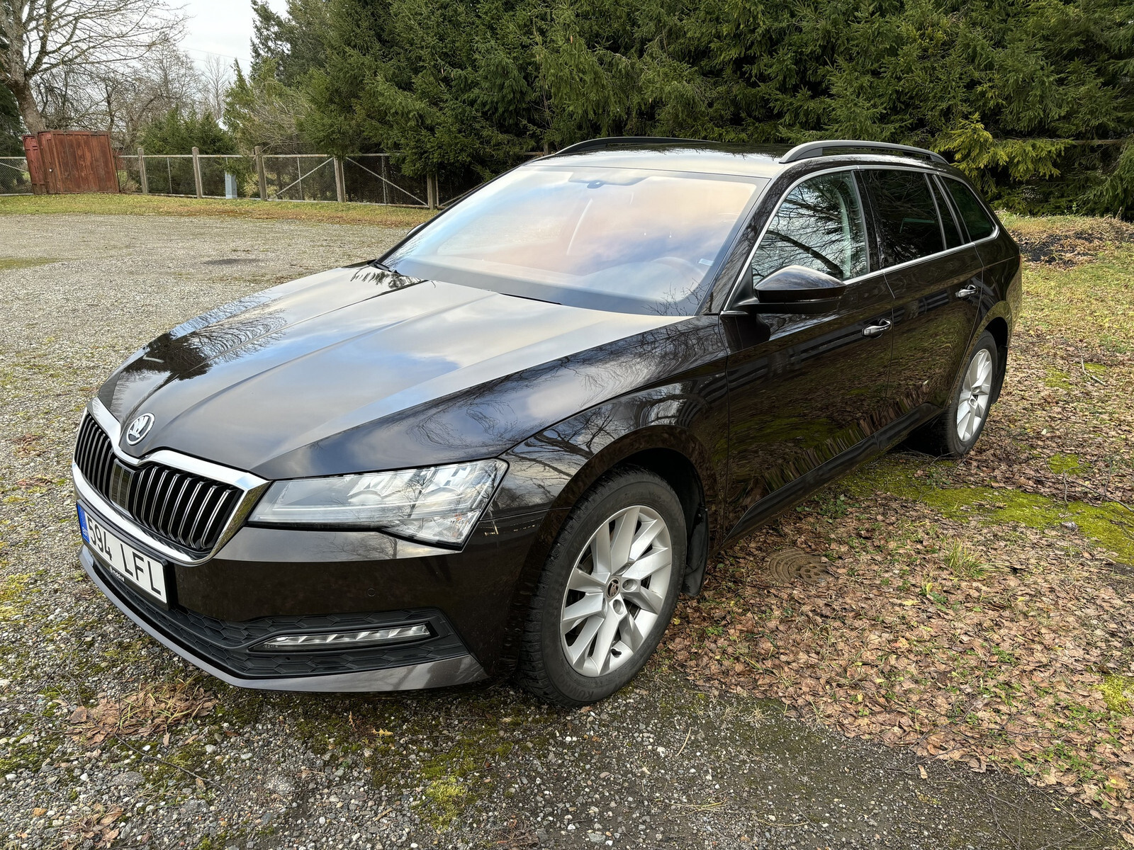 Škoda Superb 2019, photo 2/17