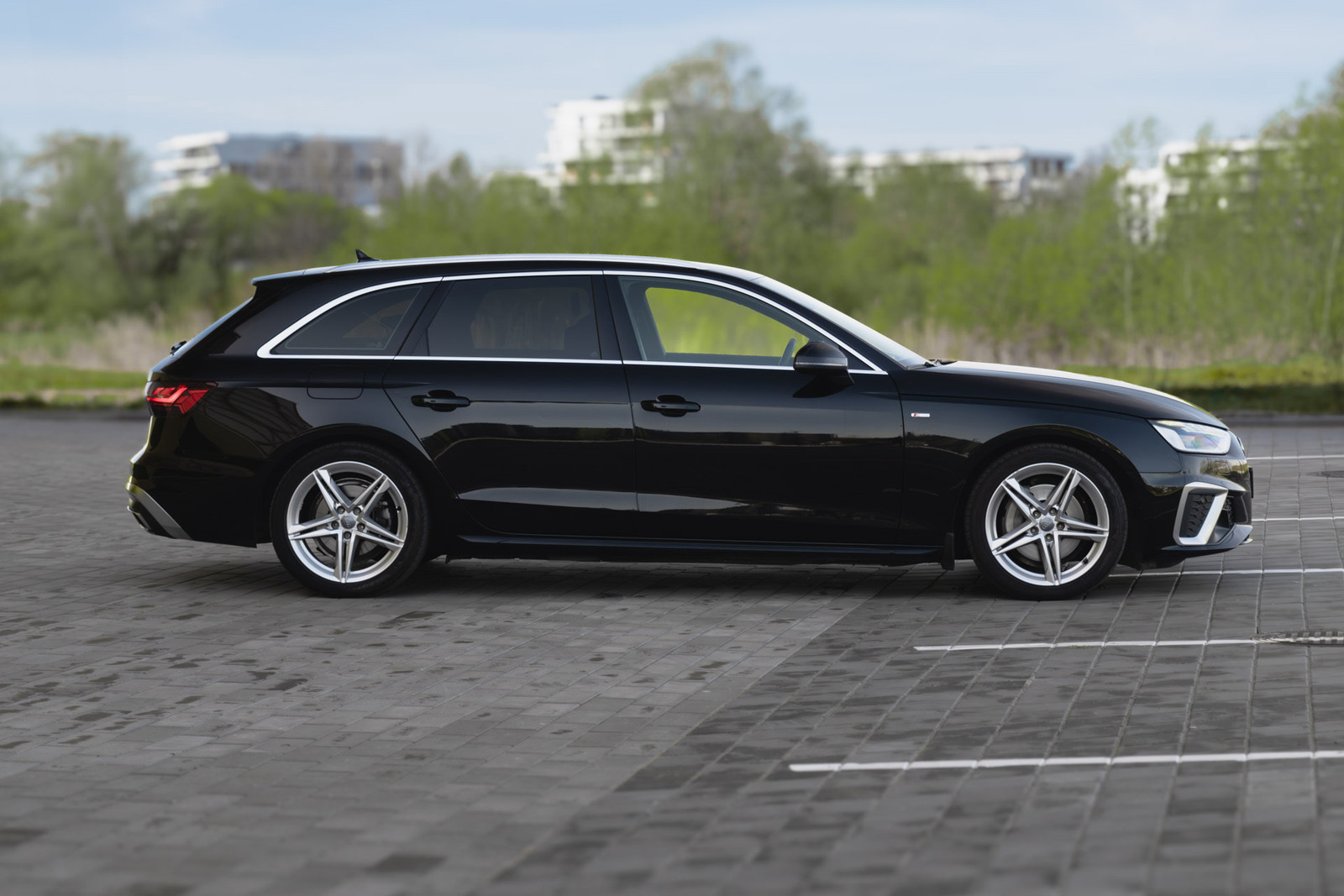 Audi A4 2020, kuva 5/25