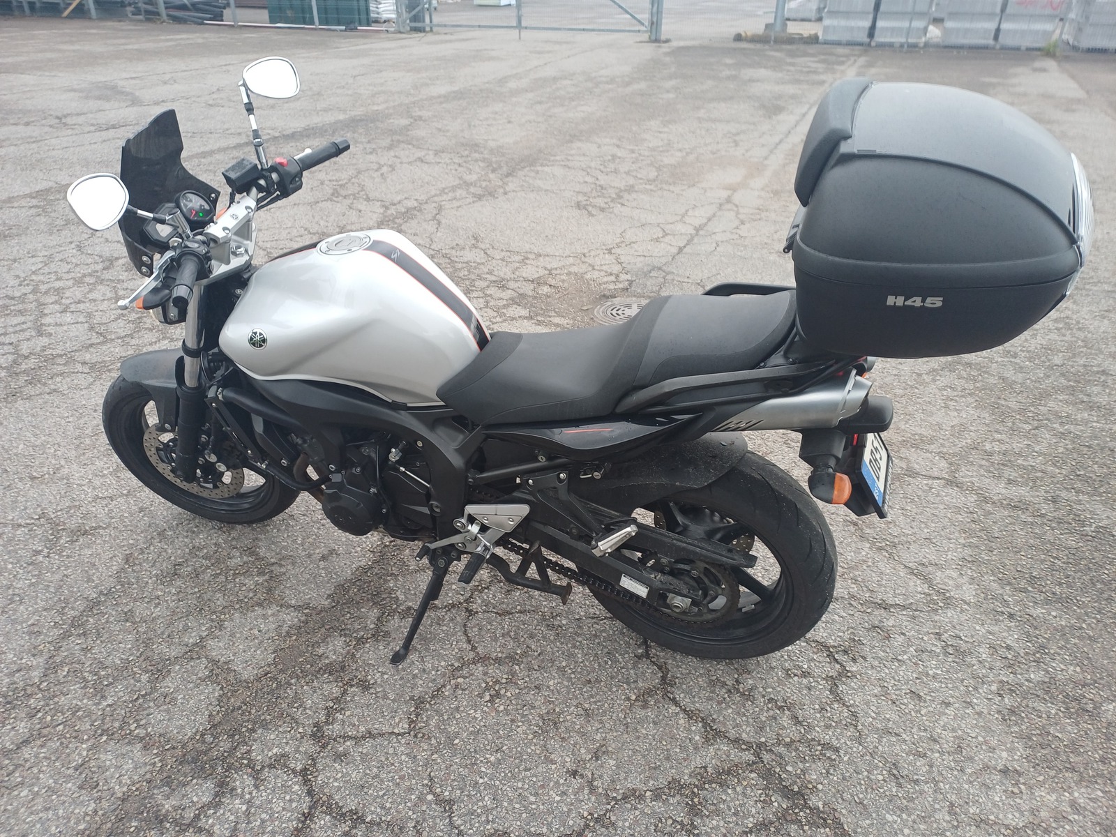 Yamaha FZ6 2010, photo 3/4