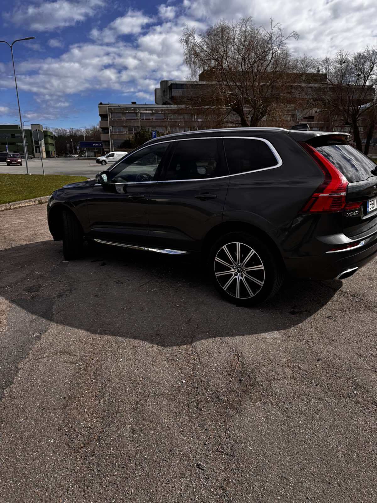 Volvo XC60 2018, photo 3/10