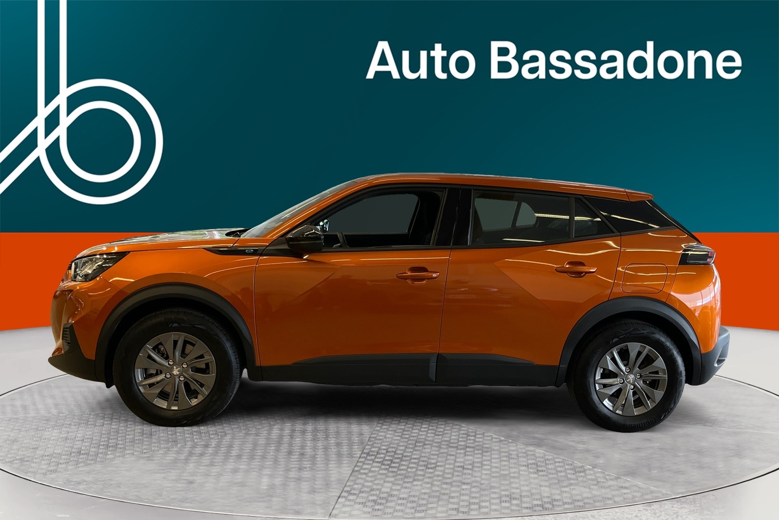 Peugeot 2008 2023, photo 2/18