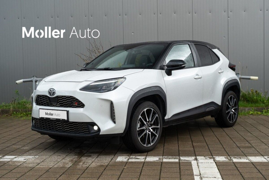 Toyota Yaris, 2023, 1.5, 68 kW, подключаемый гибрид (бензин/электричество), автомат, передний привод