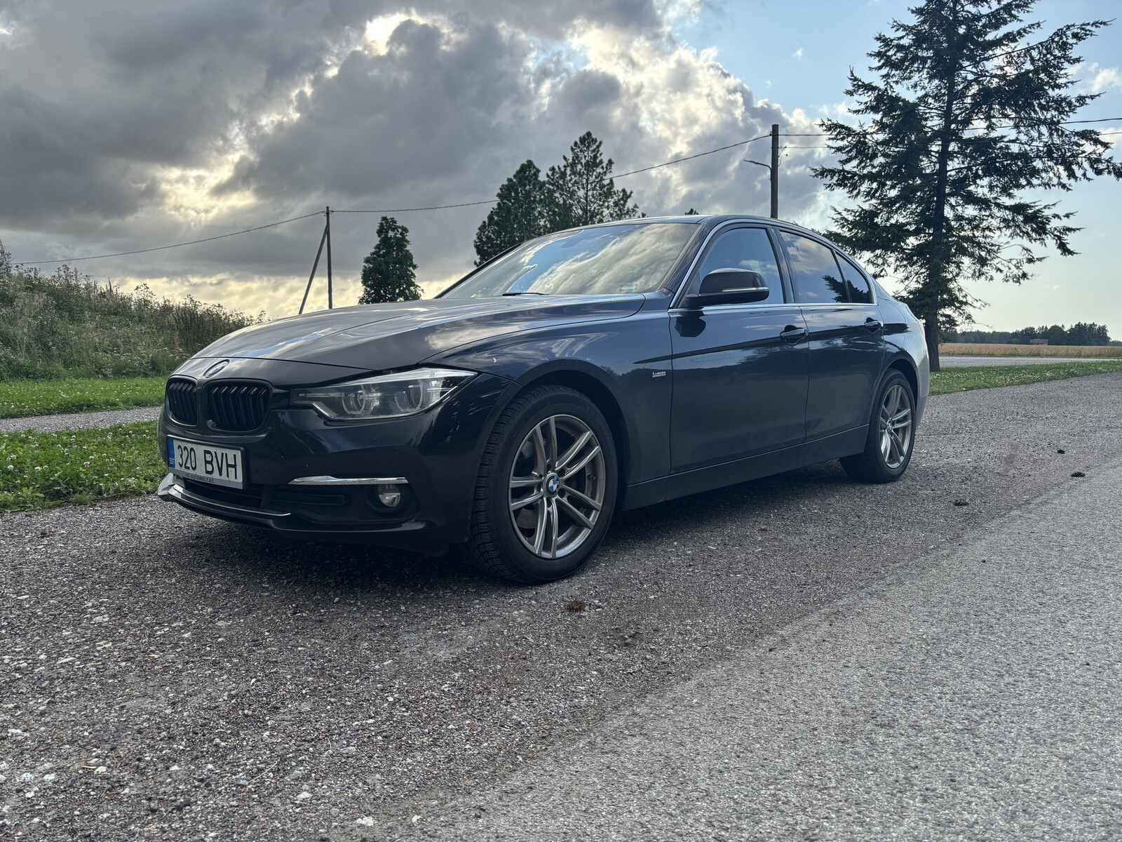 BMW 320 2016, photo 3/10