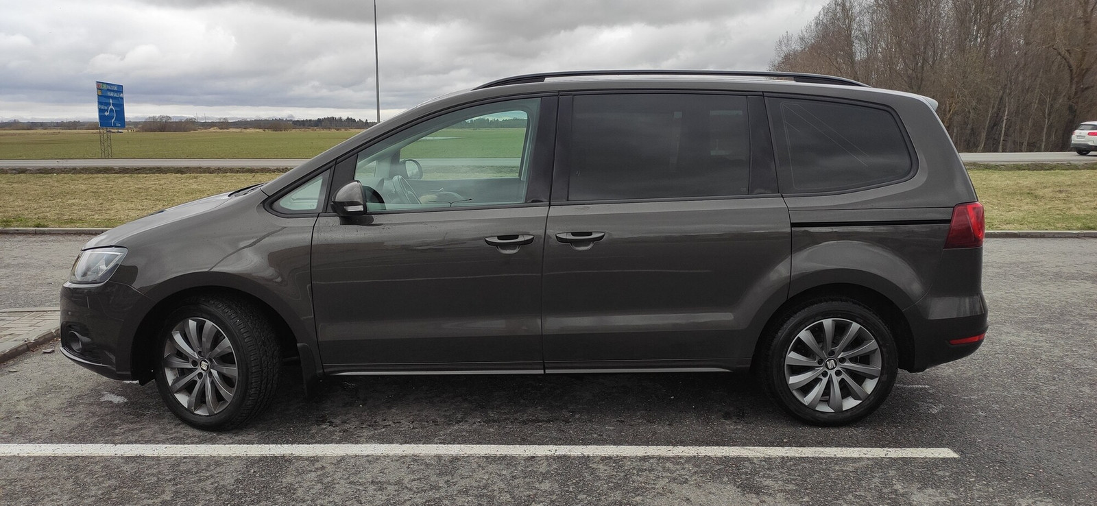 SEAT Alhambra 2017, photo 2/28
