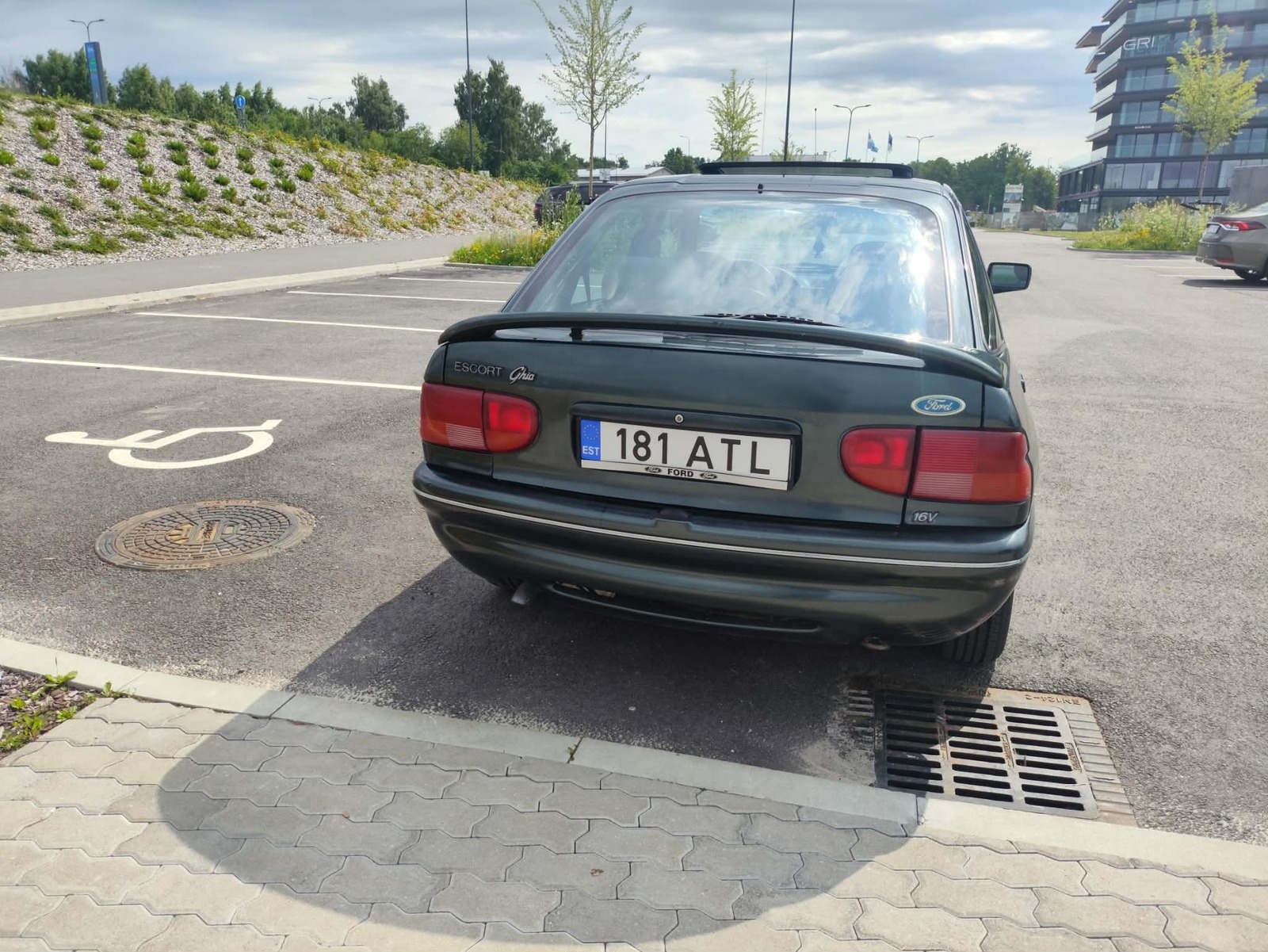 Ford Escort Ghia 1992, photo 4/8