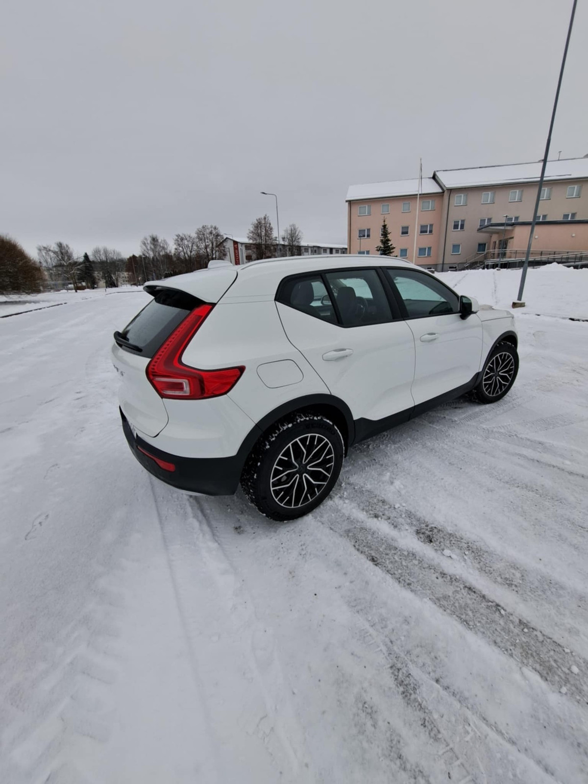 Volvo XC40 2020, photo 4/8