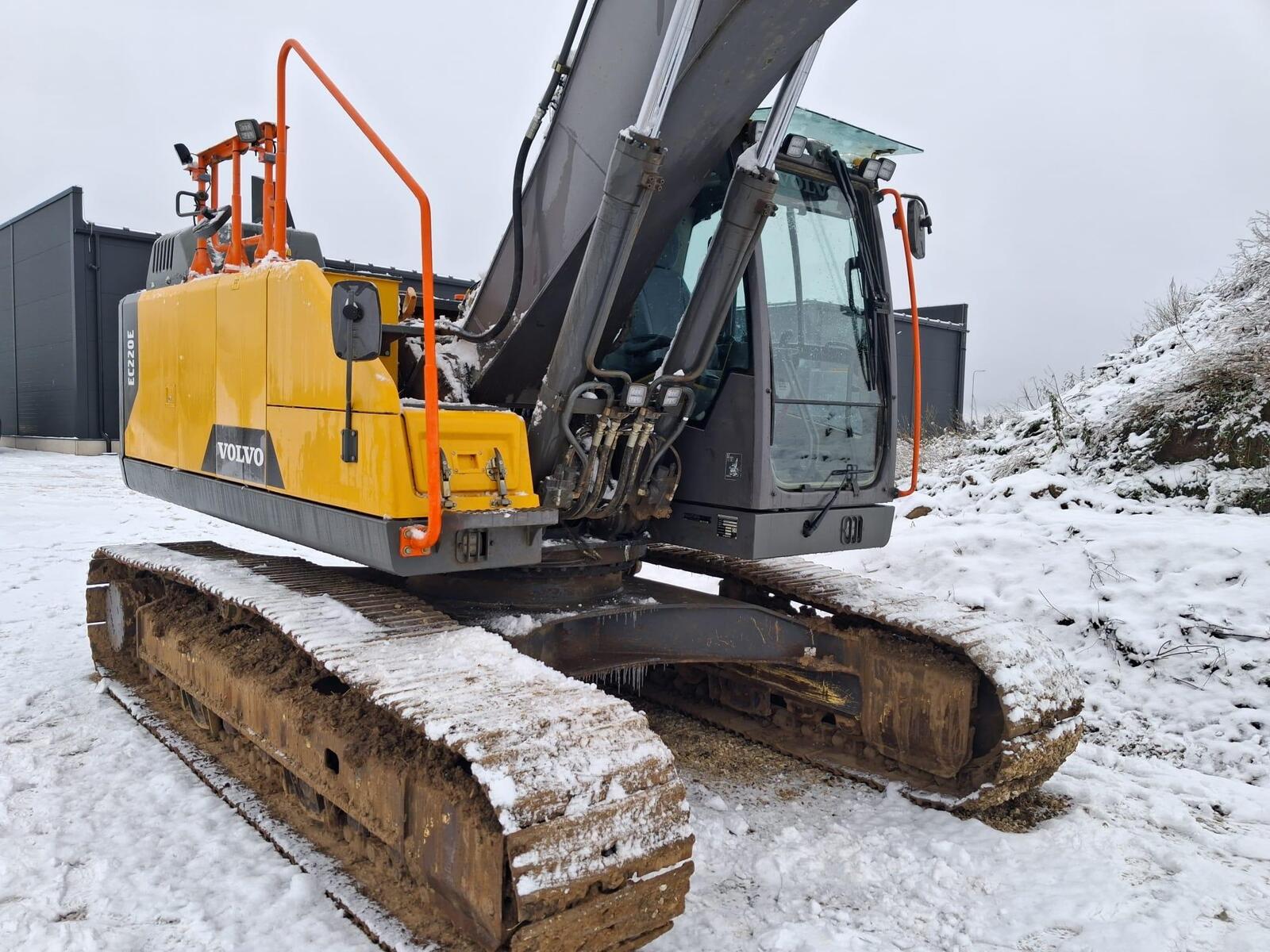 Volvo EC220E, photo 3/35