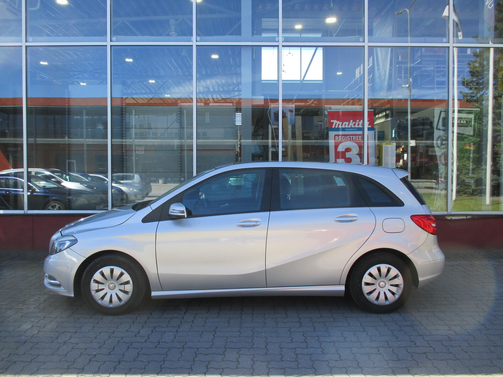 Mercedes-Benz B 180 2014, kuva 3/13