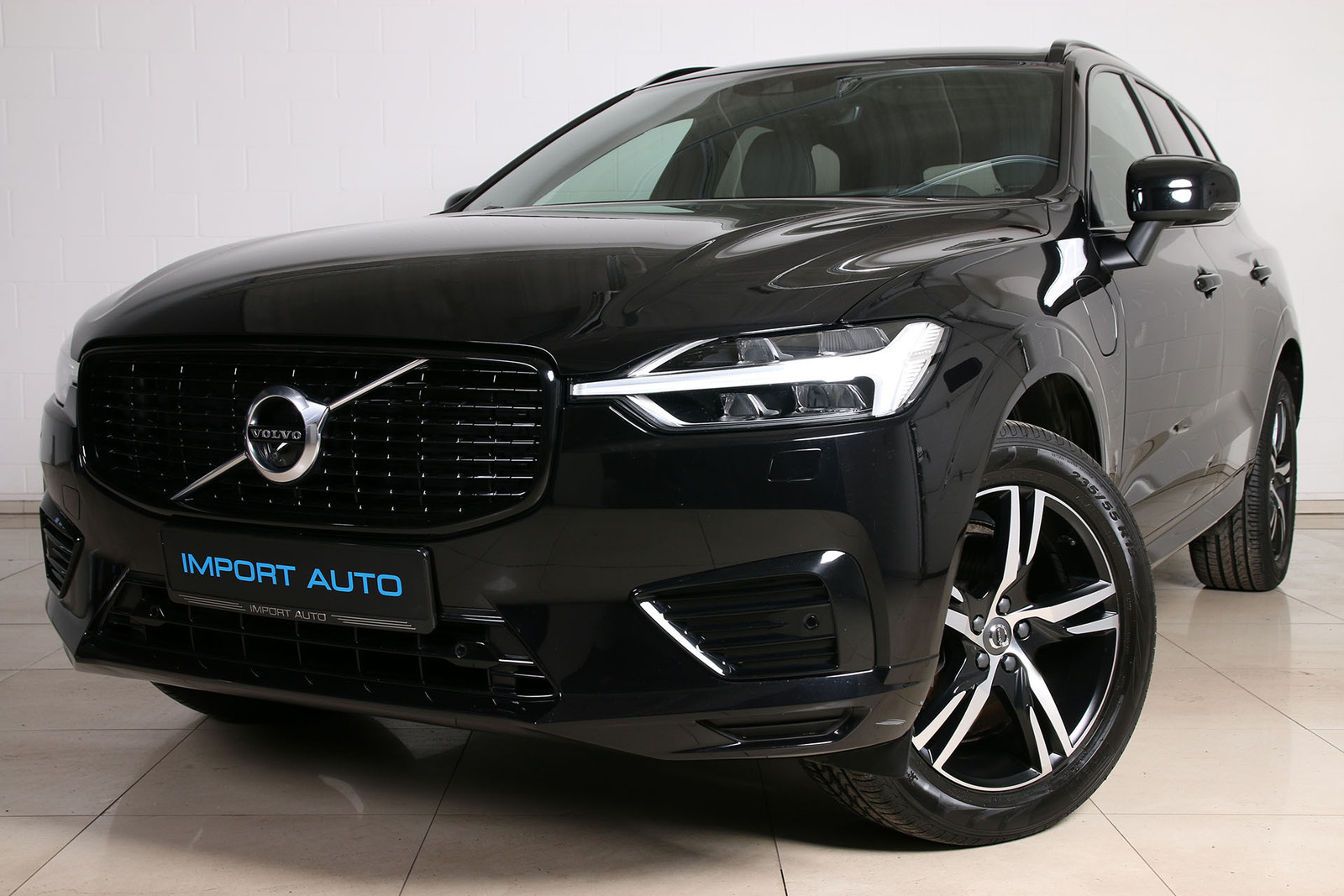 Volvo XC60 AWD R-DESIGN XENIUM INTELLI SAFE PRO 2.0 T8 Recharge Plug-In-Hybrid 288kW