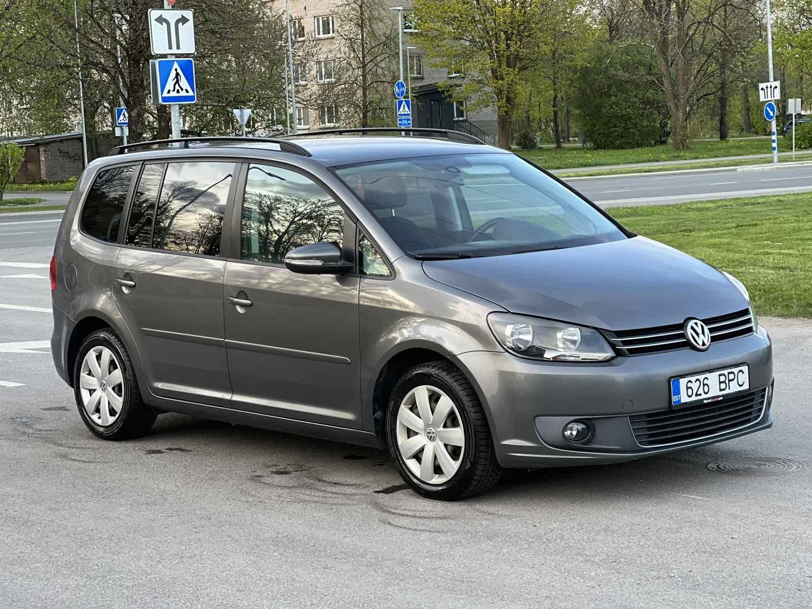 Volkswagen Touran 2011, photo 2/10