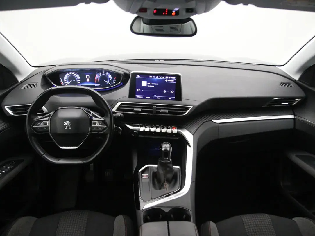 Peugeot 3008 Executive 1.2 96kW 2017, kuva 2/28