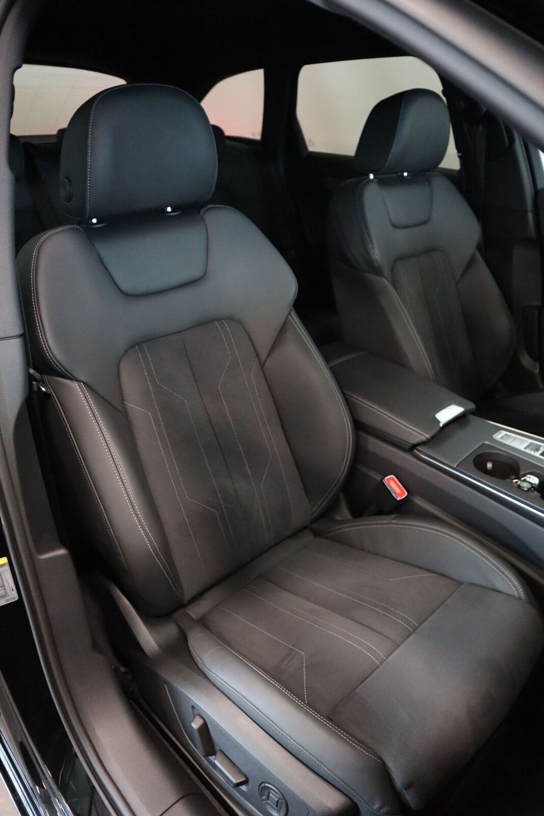 Audi A6 2025, photo 2/9
