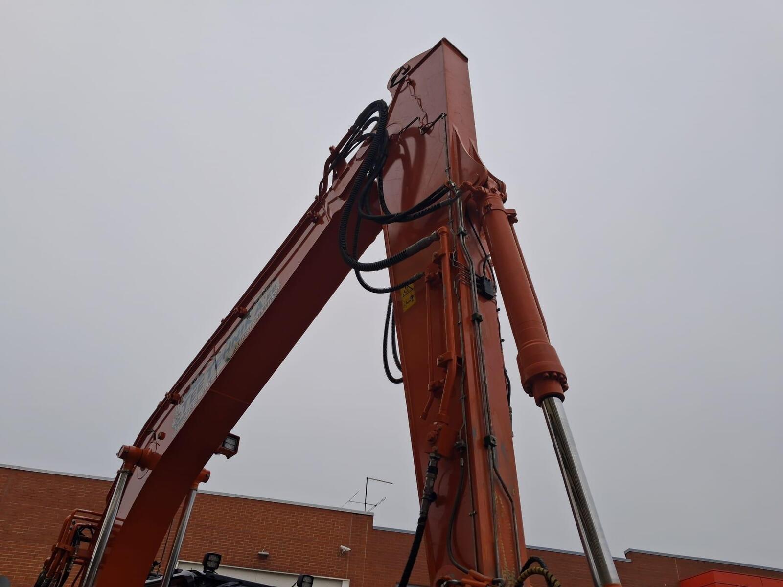 Hitachi ZX135 US-6, kuva 5/30