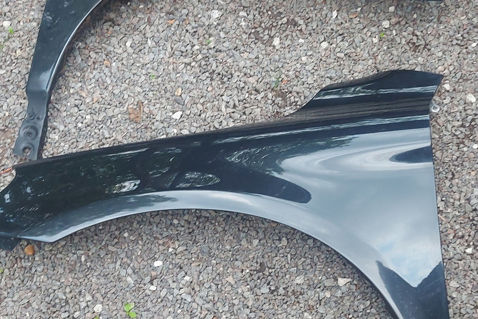 оригинальные  крылья от вольво xc 60 2012 года...