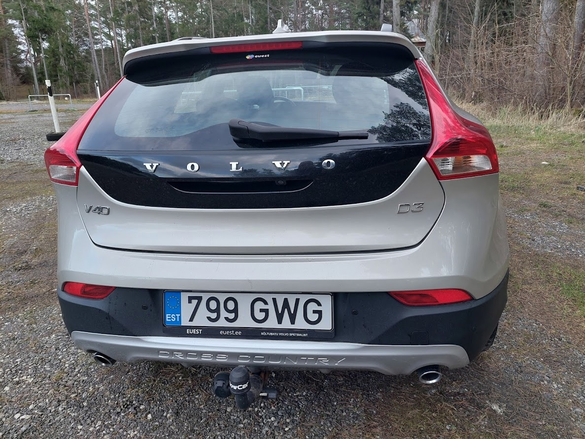 Volvo V40 Cross Country 2016, photo 2/10