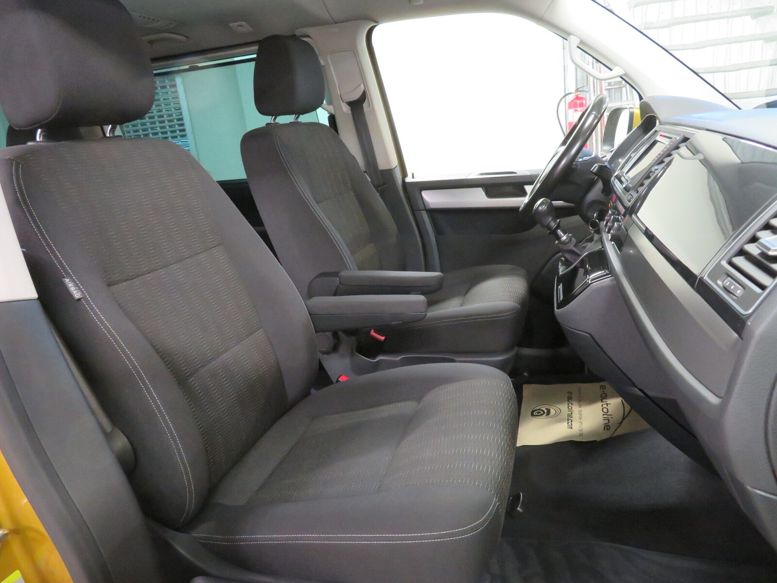 Volkswagen Multivan 2019, photo 4/13