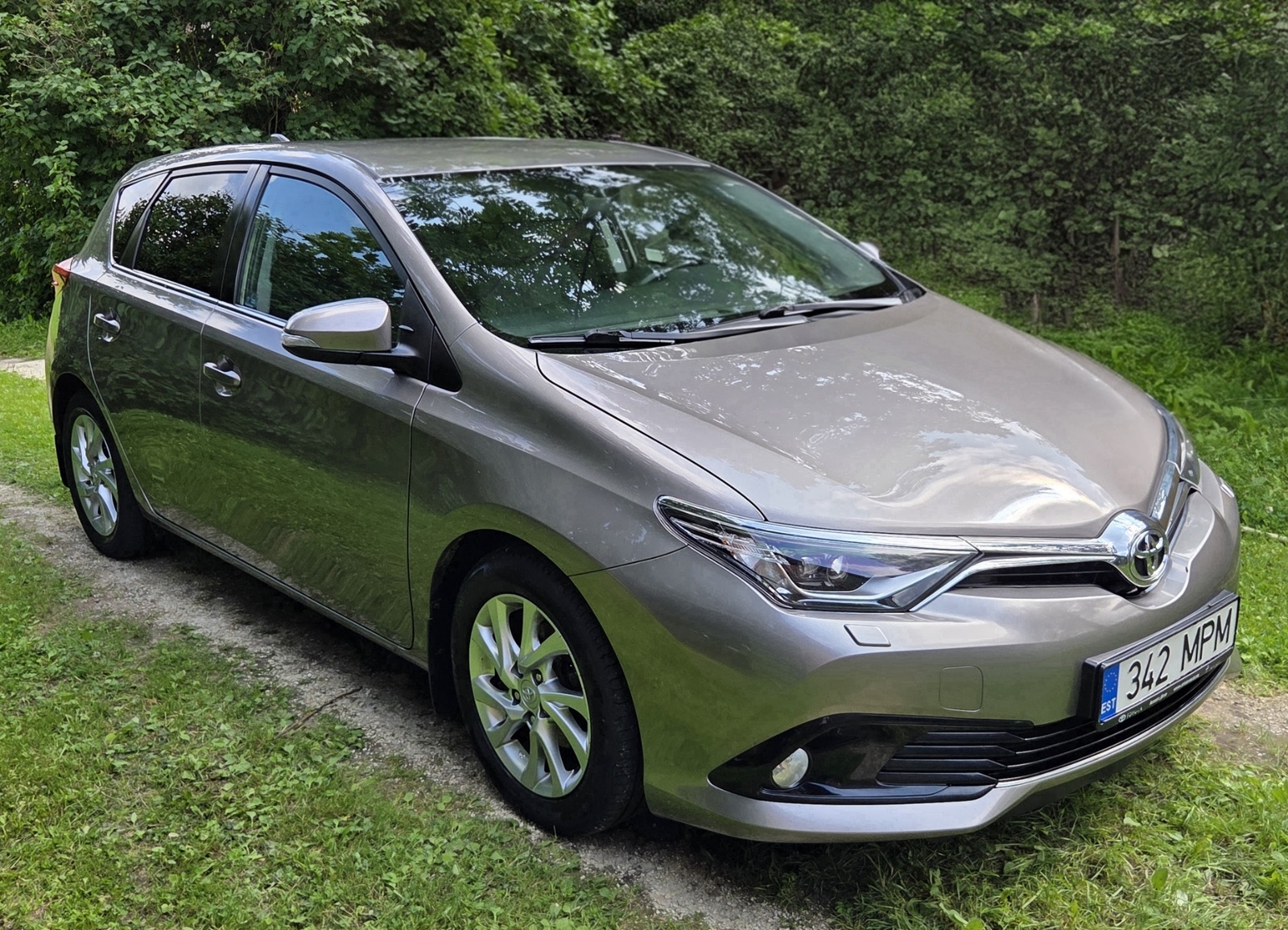 Toyota Auris 2015, photo 2/9