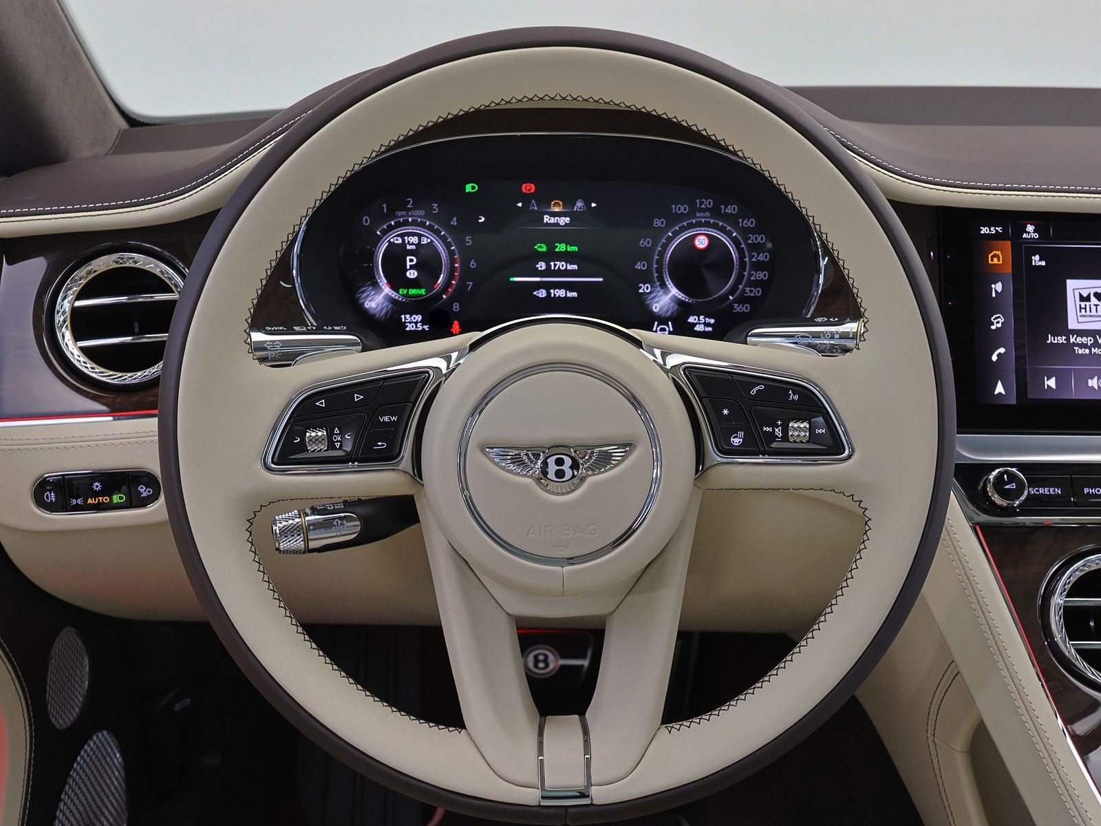 Bentley Continental GT 2026, photo 7/25