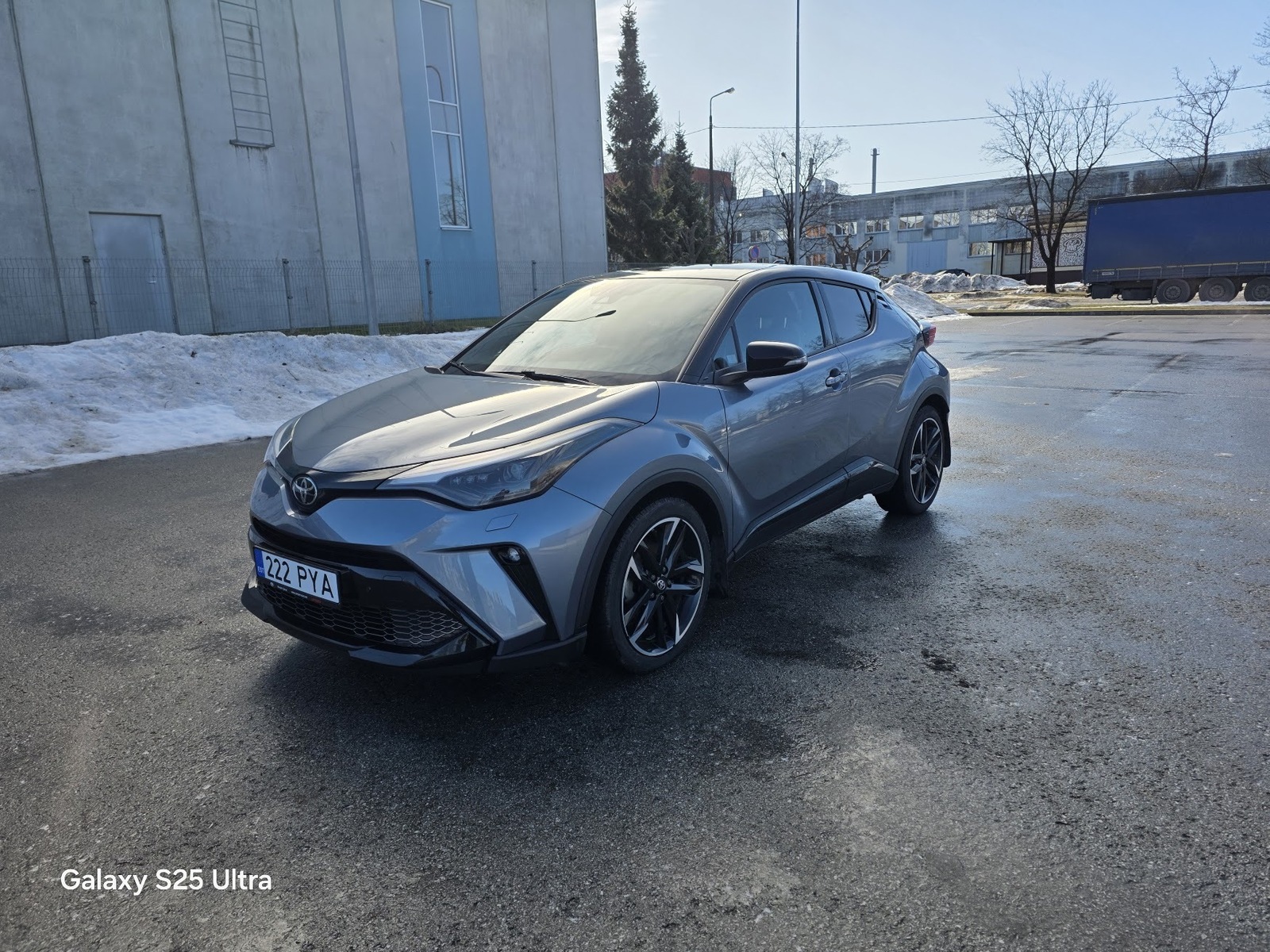 Toyota C-HR 2022, photo 2/10
