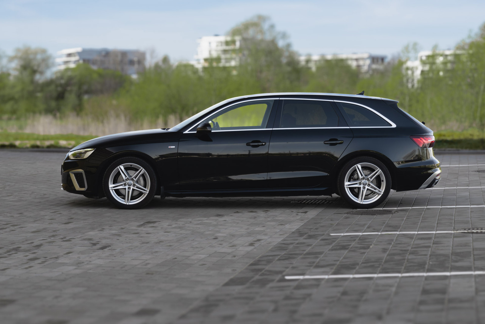 Audi A4 2020, kuva 6/25