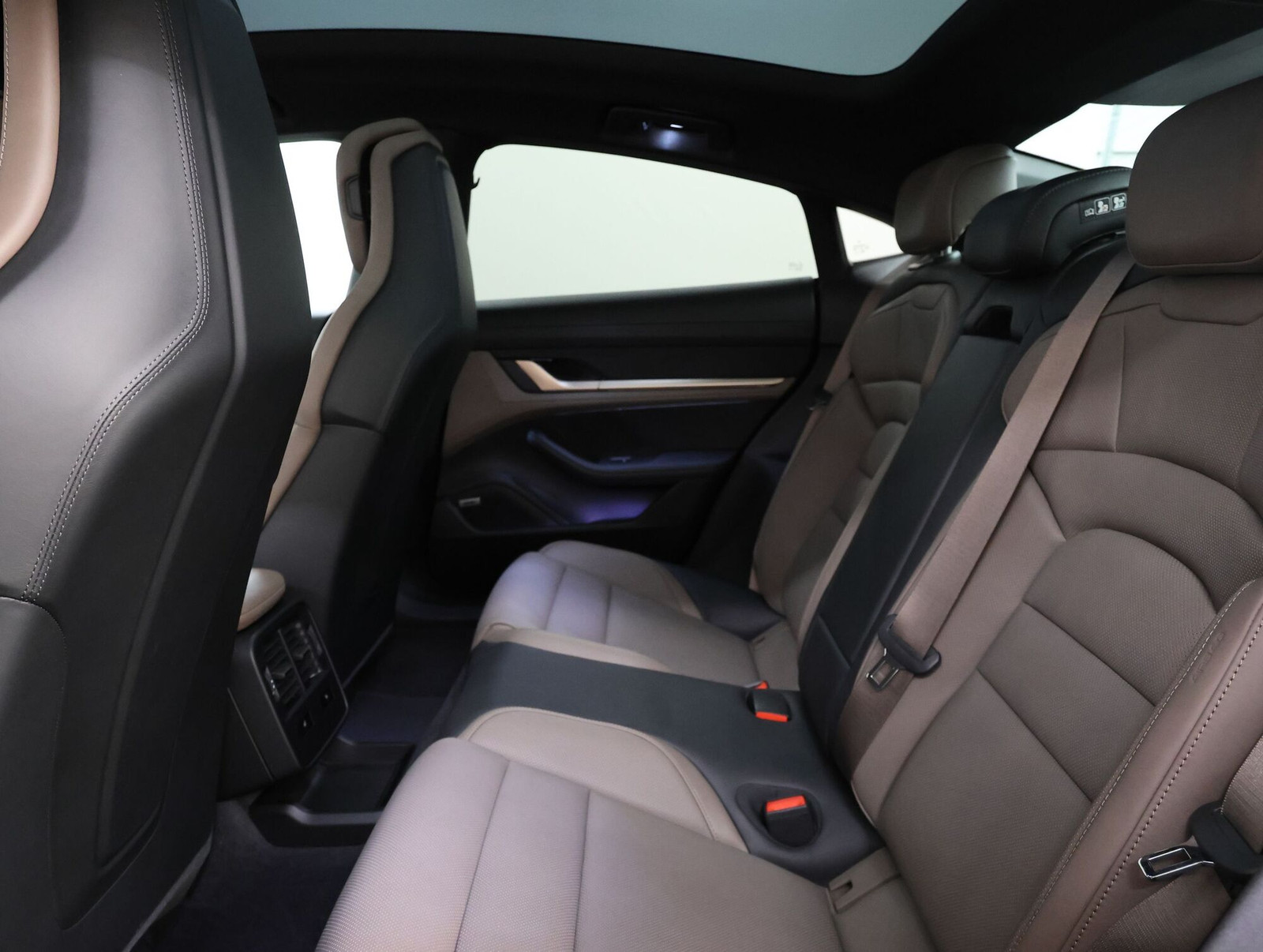 Porsche Taycan 4S 2024, photo 7/21
