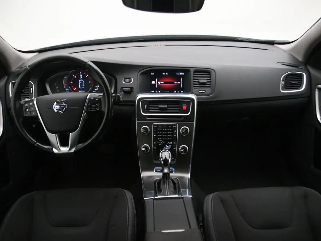 Volvo V60 2015, photo 2/32