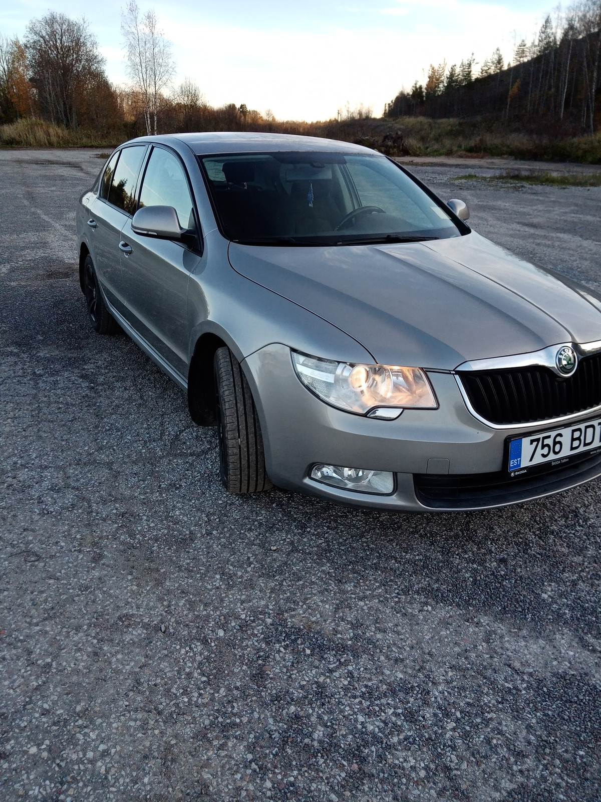 Škoda Superb 2011, photo 3/15