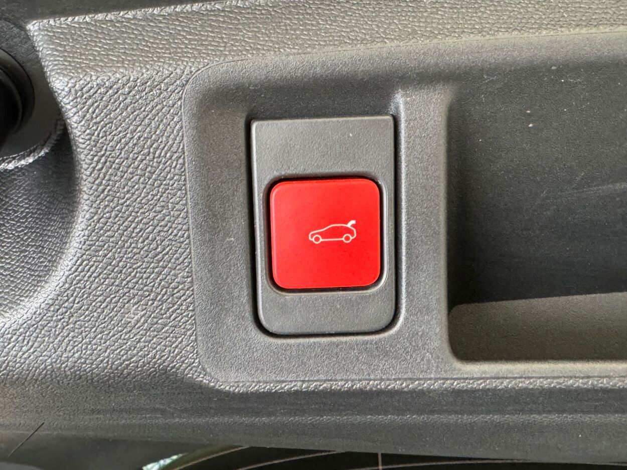 Peugeot 308 2025, photo 6/10