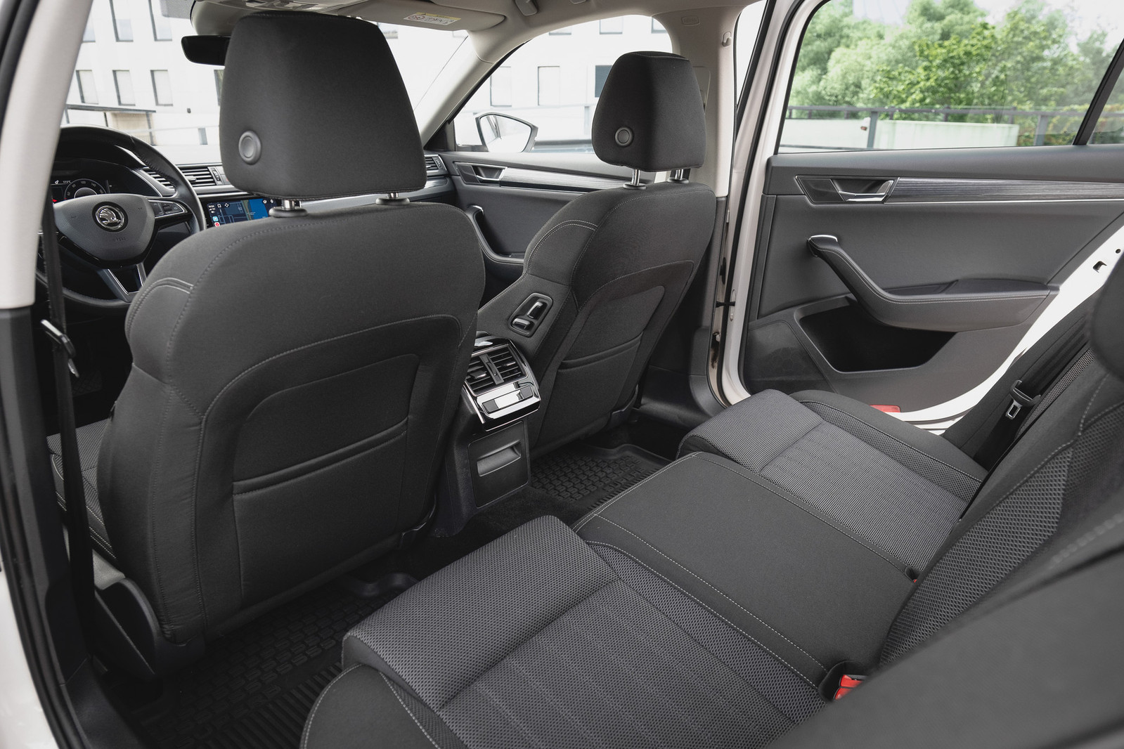 Škoda Superb 2020, kuva 7/10