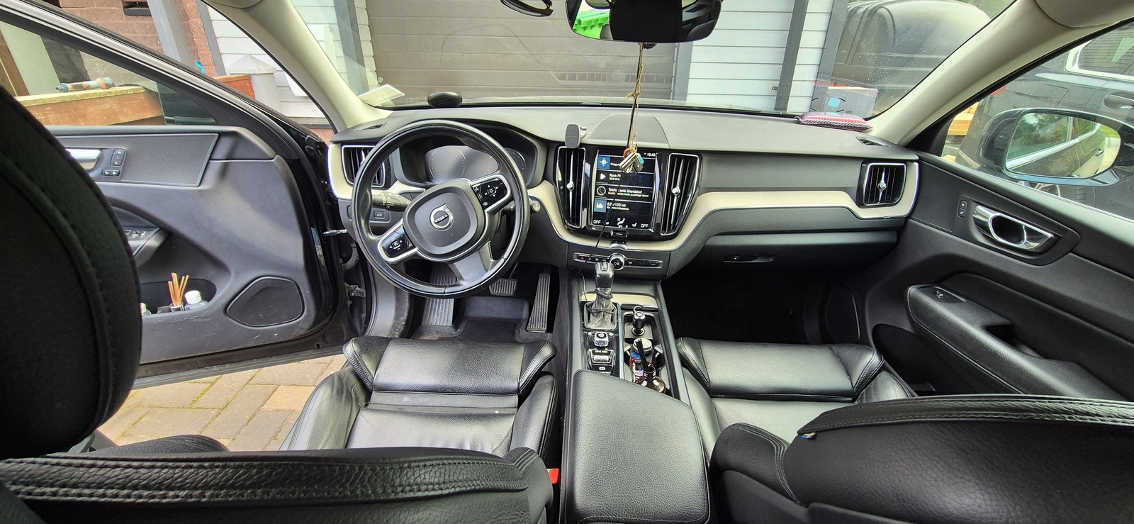 Volvo XC60 2017, photo 5/10