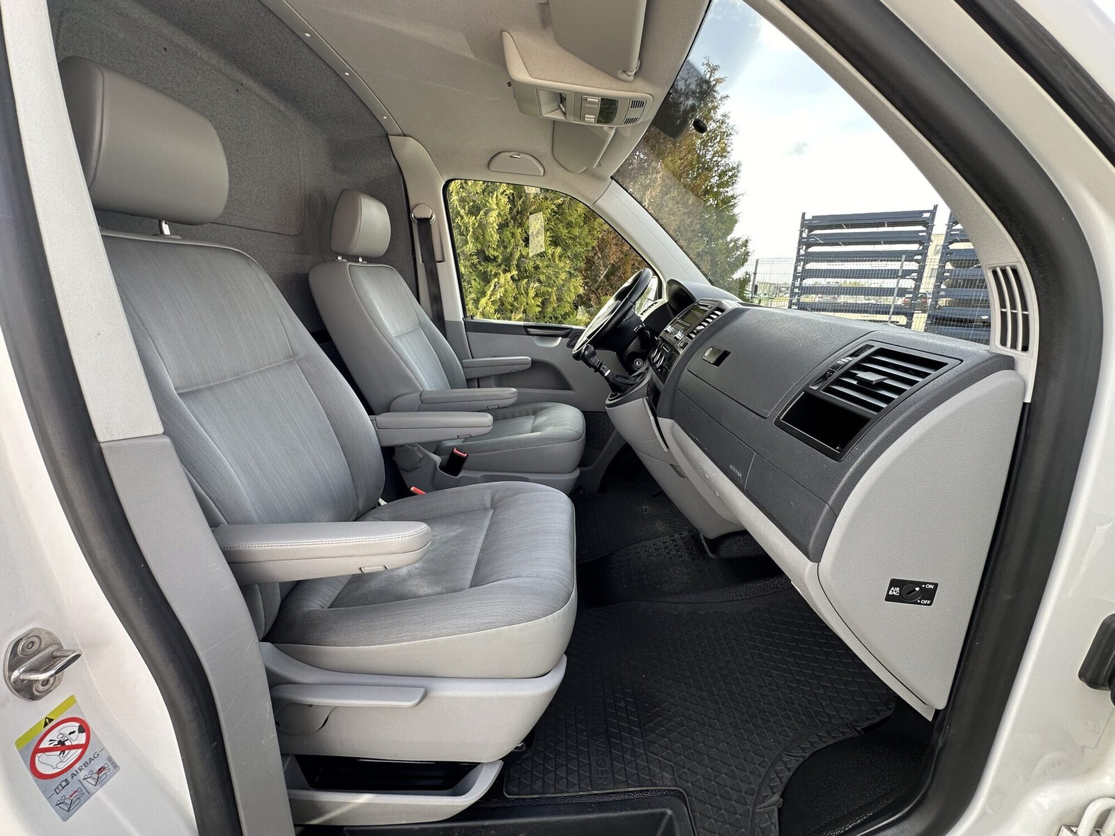 Volkswagen Transporter 2013, photo 5/18