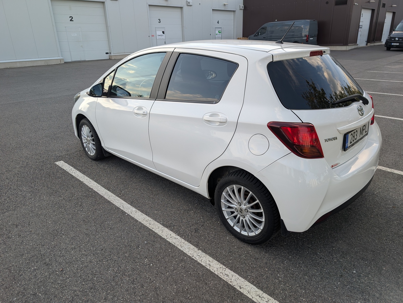 Toyota Yaris 1.3 73kW 2015, kuva 6/7
