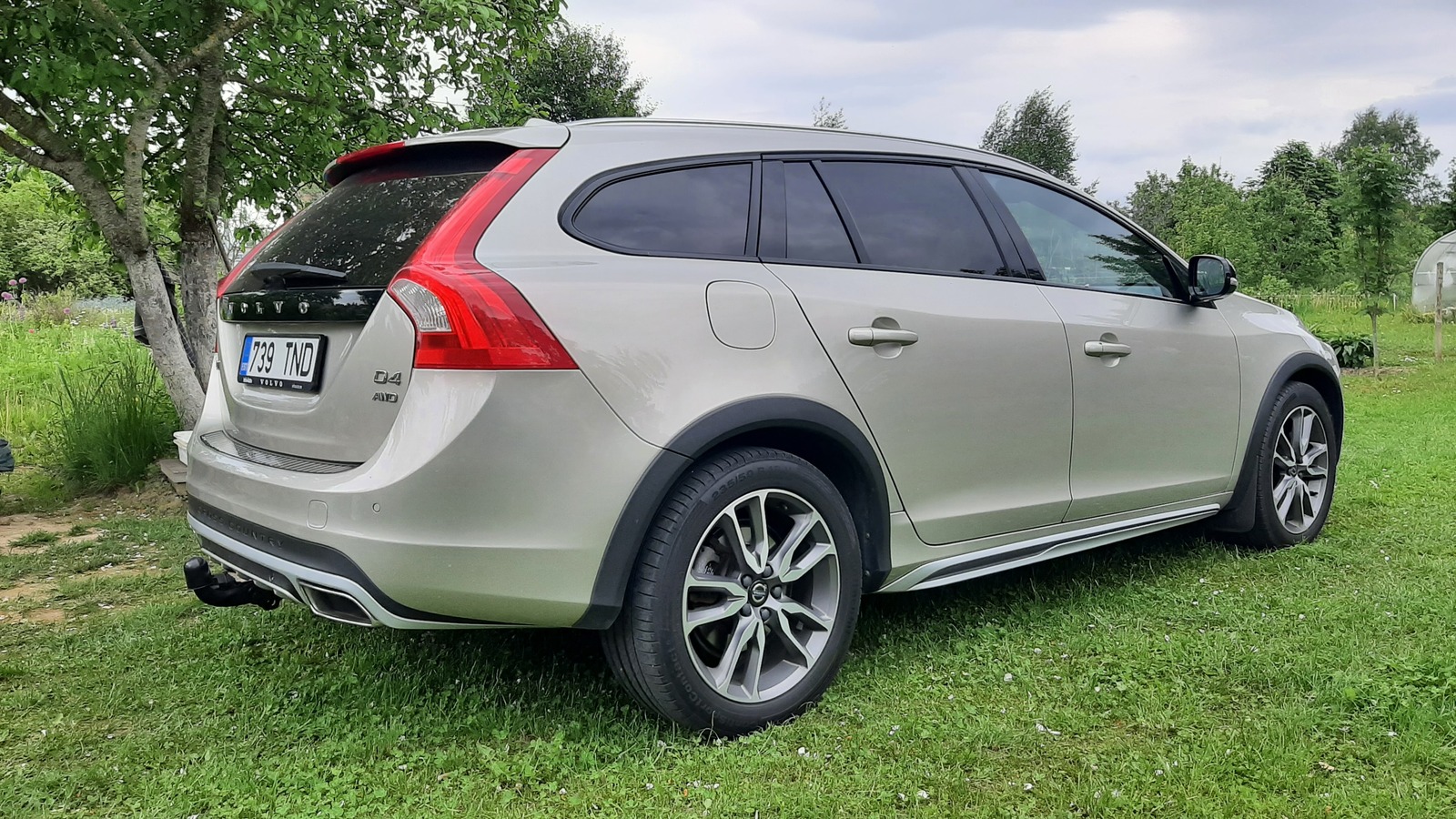 Volvo V60 Cross Country 2018, photo 2/17