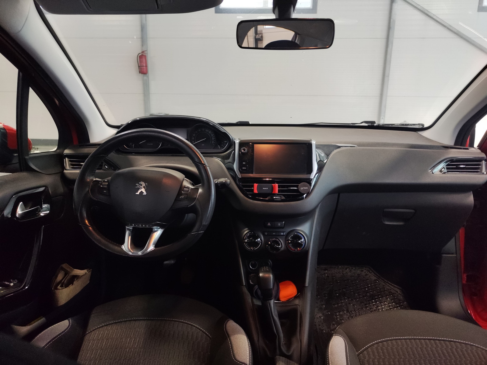 Peugeot 208 2016, photo 6/7