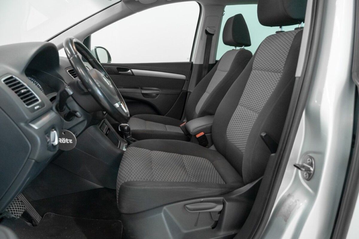 Volkswagen Sharan 2010, kuva 7/26