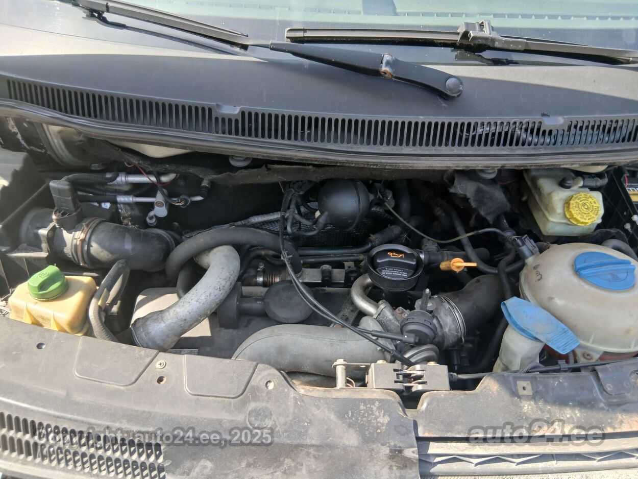 Volkswagen Multivan 2004, photo 6/8