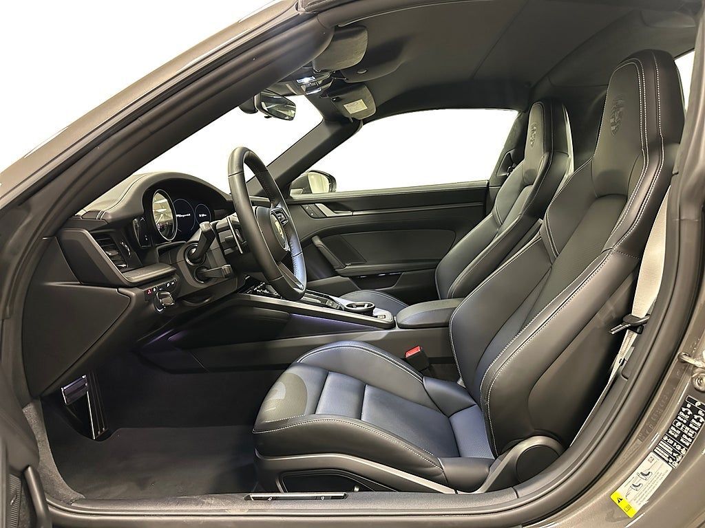 Porsche 911 2024, photo 6/10