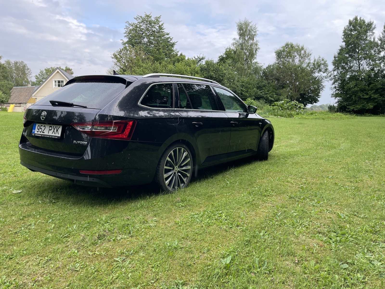 Škoda Superb L&K 2015, photo 5/12