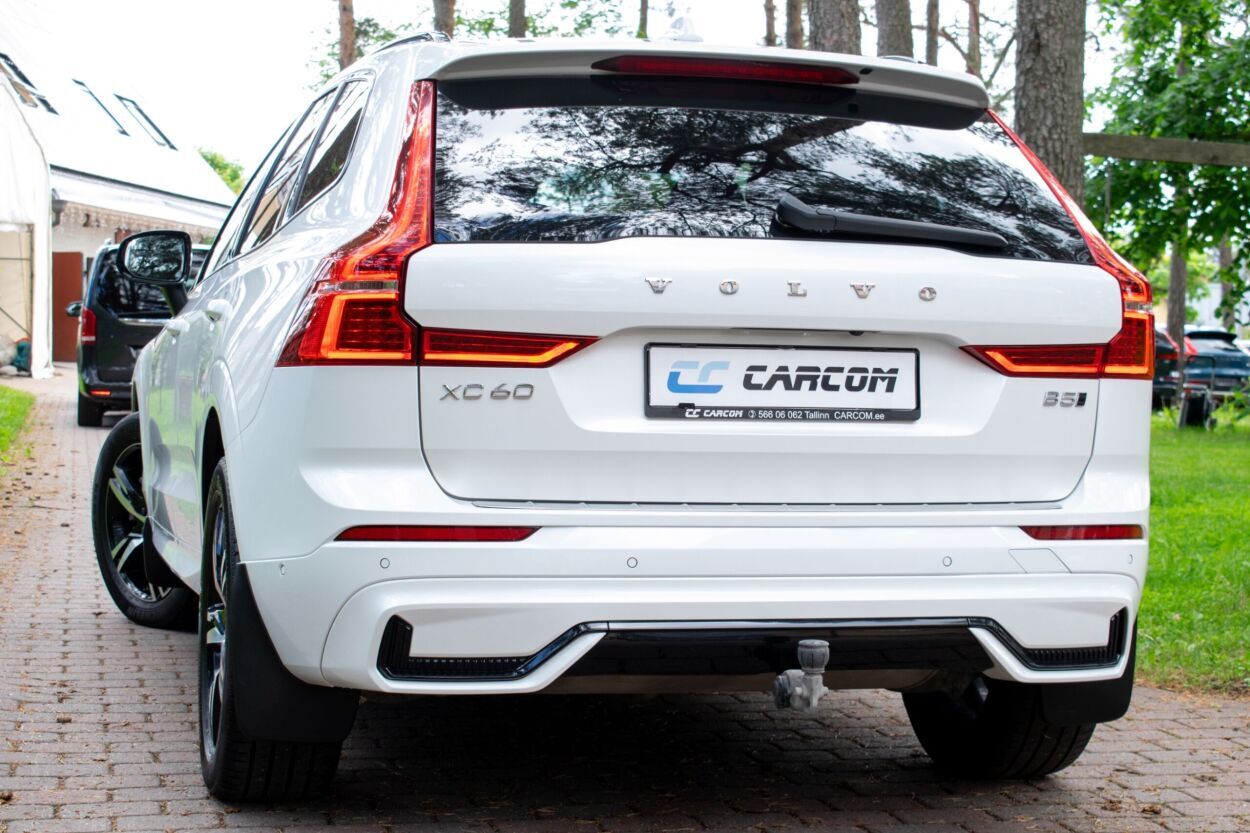 Volvo XC60 2022, photo 7/18