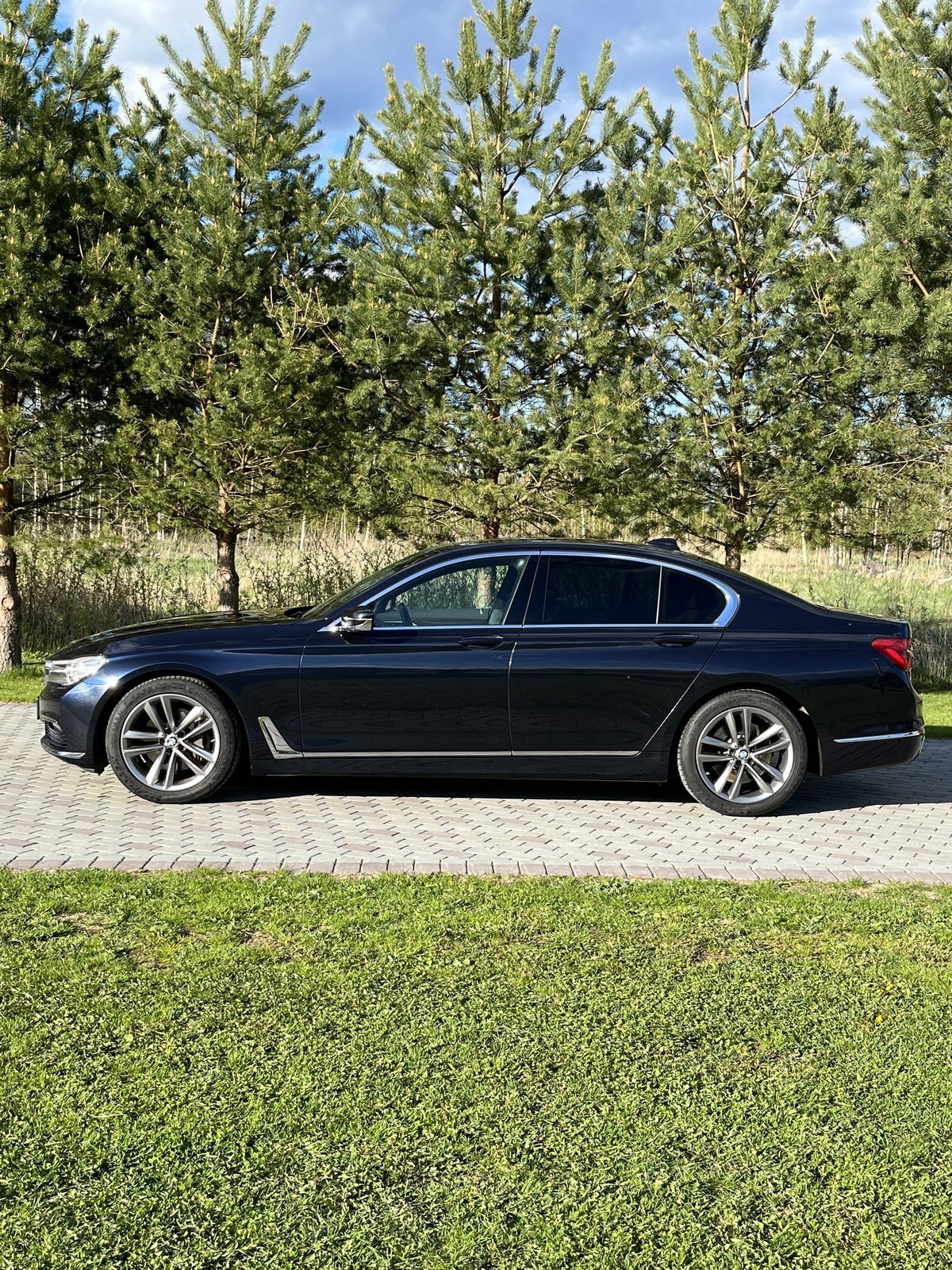BMW 730 2017, photo 2/7