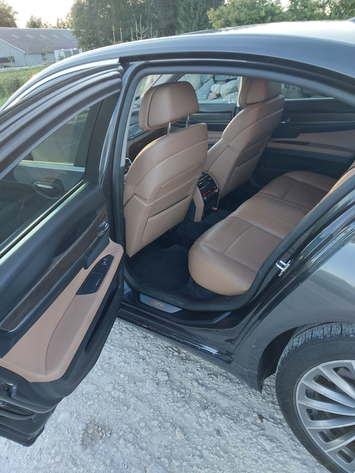 BMW 730 2010, photo 6/9