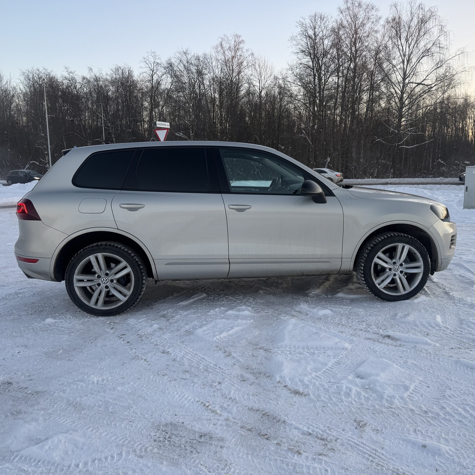 Volkswagen Touareg 2011, kuva 5/12