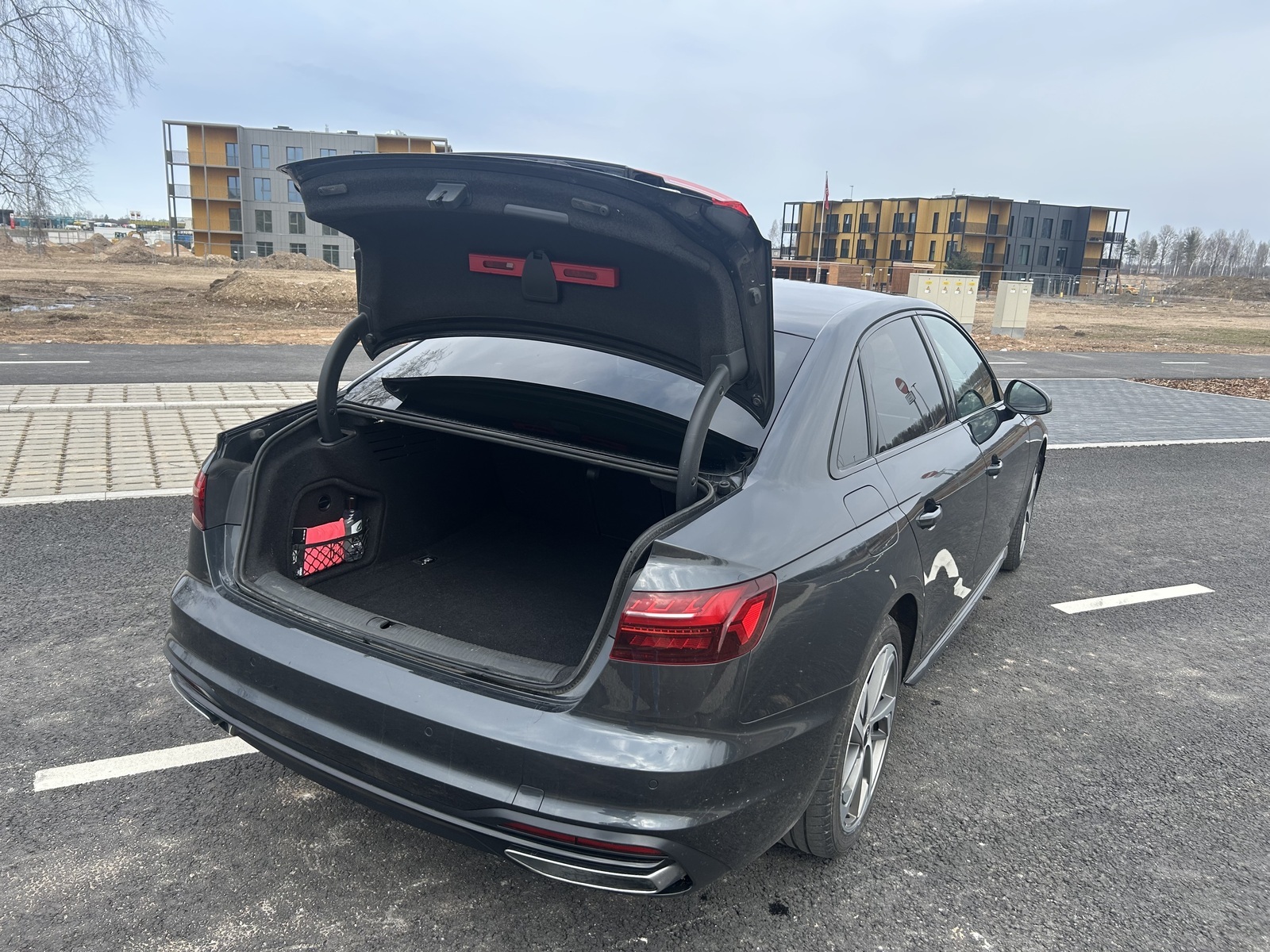 Audi A4 2021, kuva 5/11