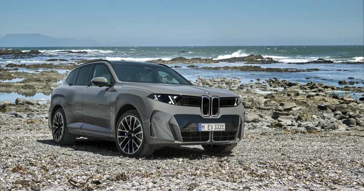 Augustis algas viienda põlvkonna BMW X5 tootmine ning mudel saab esmakordselt ka täiselektrilise versiooni iX5. 

 See juhtub 27 aastat pärast X5 esmaesitlust. 